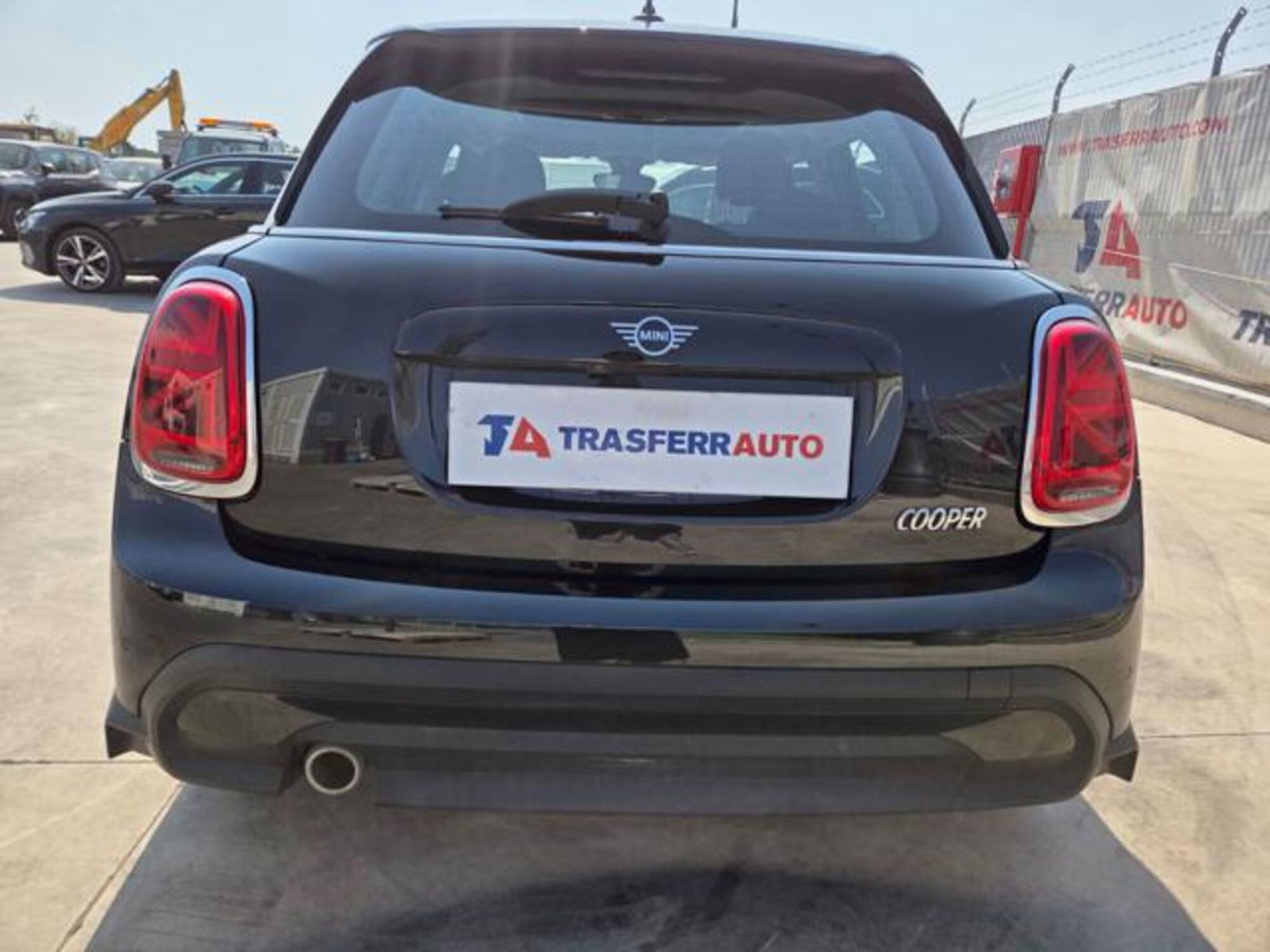 MINI Mini 1.5 Cooper Classic 5 porte (4)