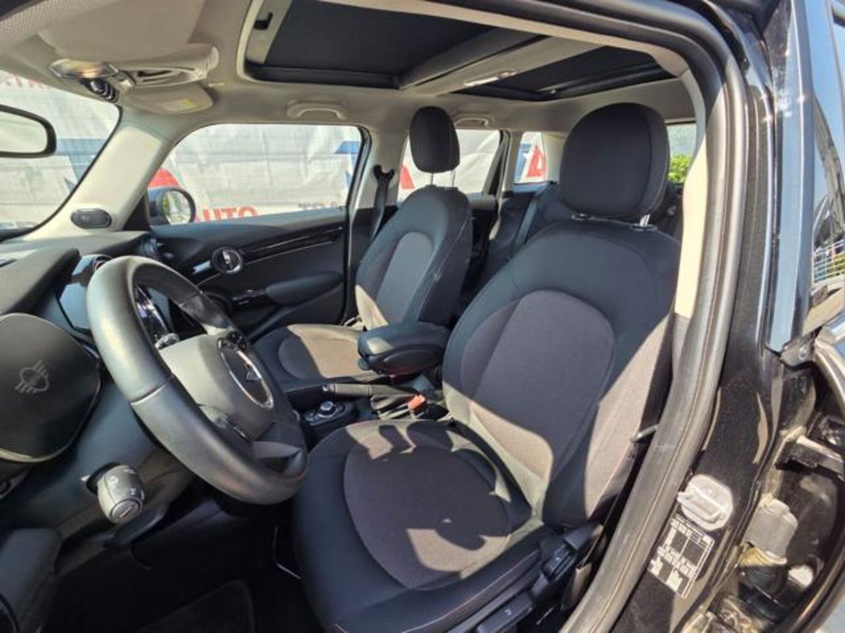 MINI Mini 1.5 Cooper Classic 5 porte (9)