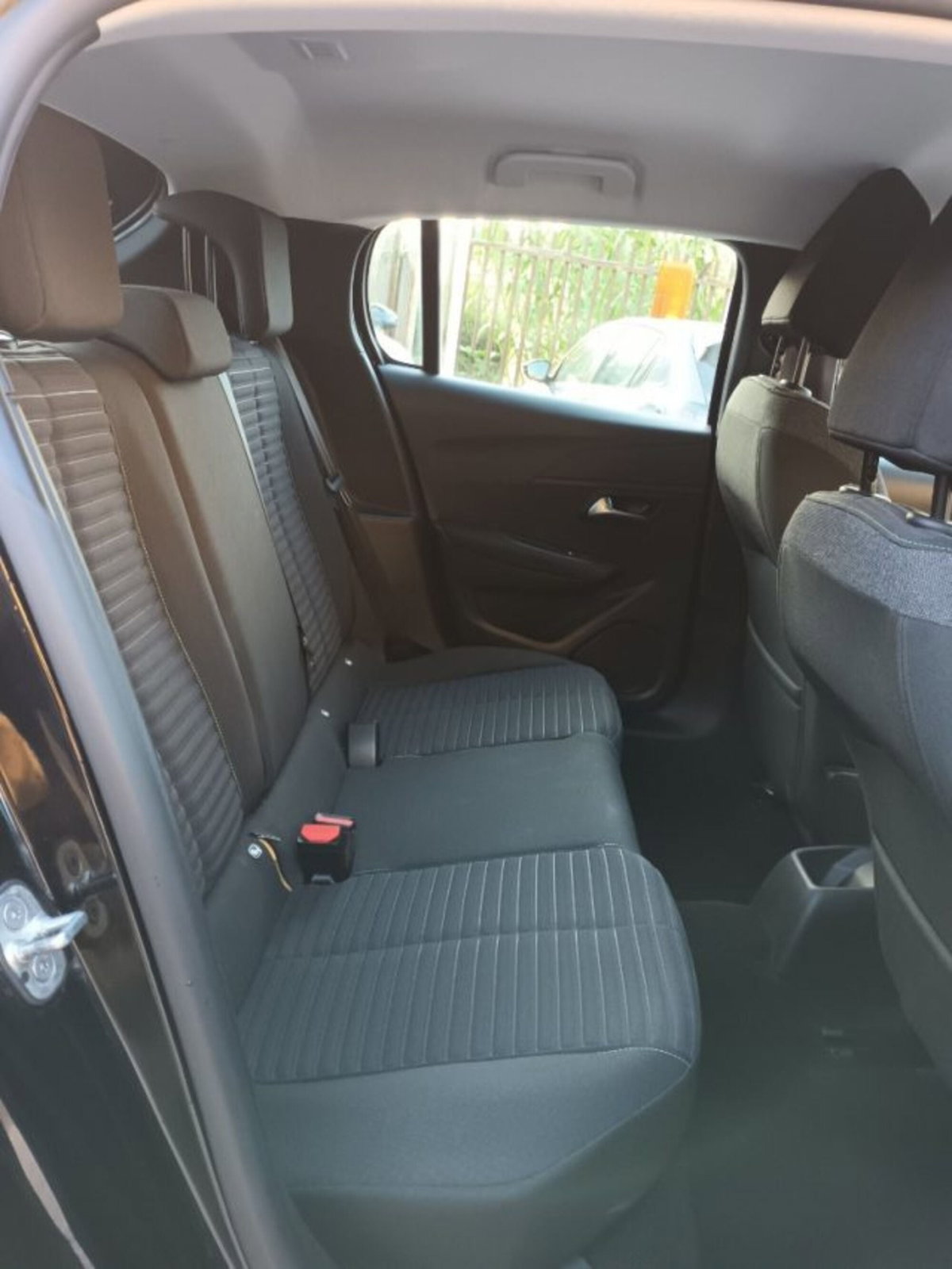Peugeot 208 1.2 puretech Active s&s 100cv (7)