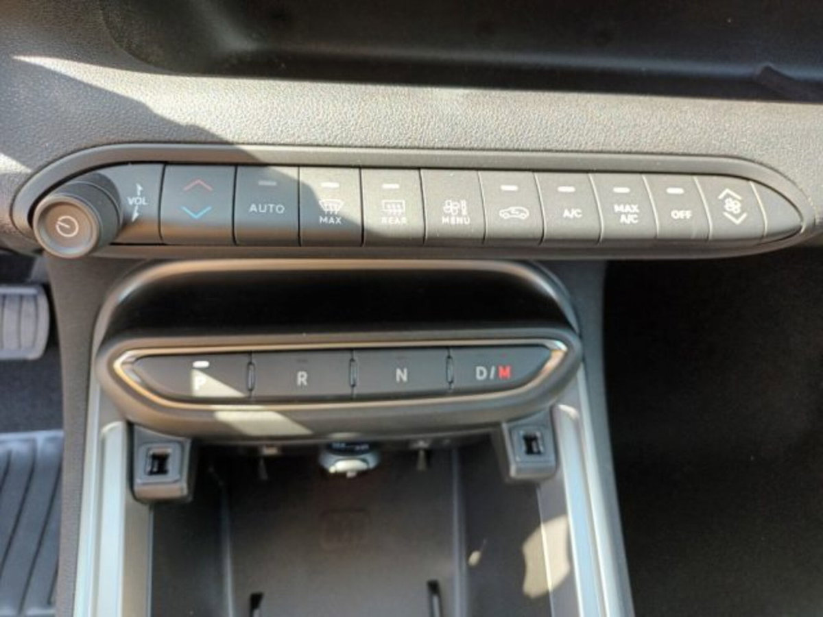 Jeep Avenger 1.2 turbo Summit fwd 100cv (11)