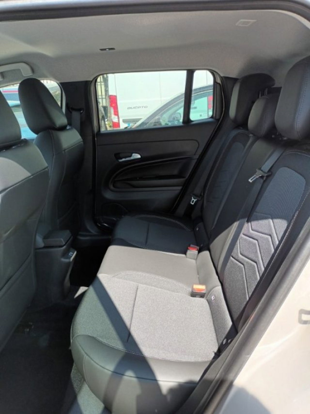 Jeep Avenger 1.2 turbo Summit fwd 100cv (6)