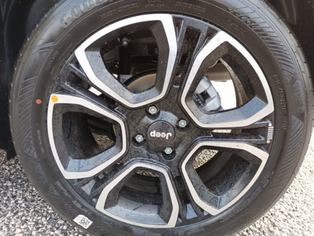 Jeep Avenger 1.2 turbo Summit fwd 100cv (16)