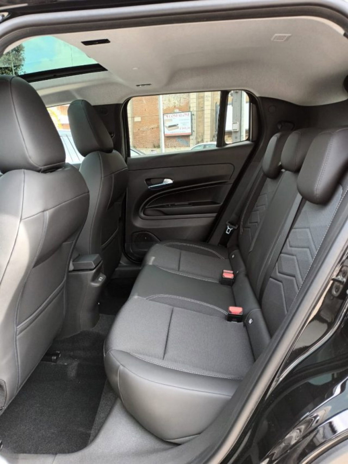 Jeep Avenger 1.2 turbo Summit fwd 100cv (6)