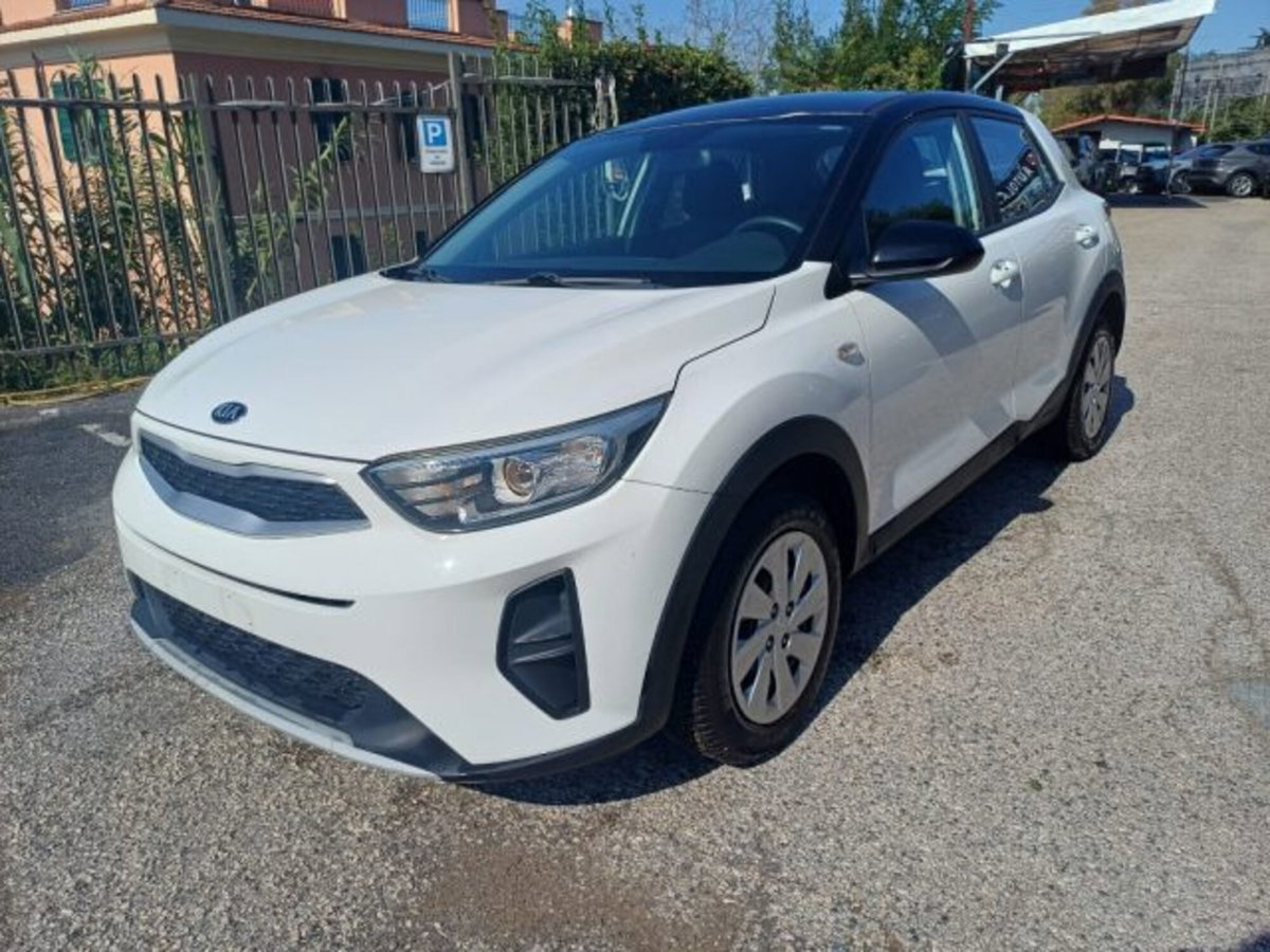 Kia Stonic 1.4 MPI EcoGPL Urban (2)