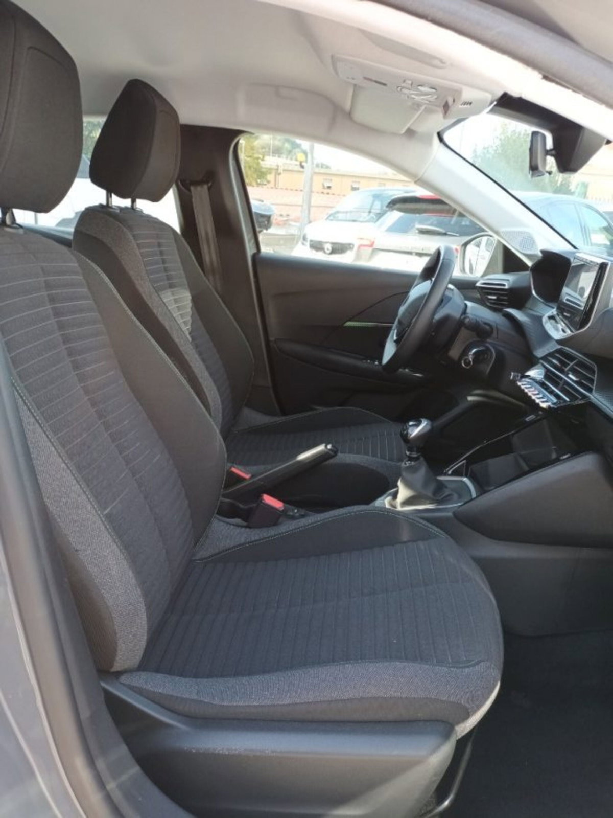 Peugeot 208 1.2 puretech Active s&s 100cv (7)