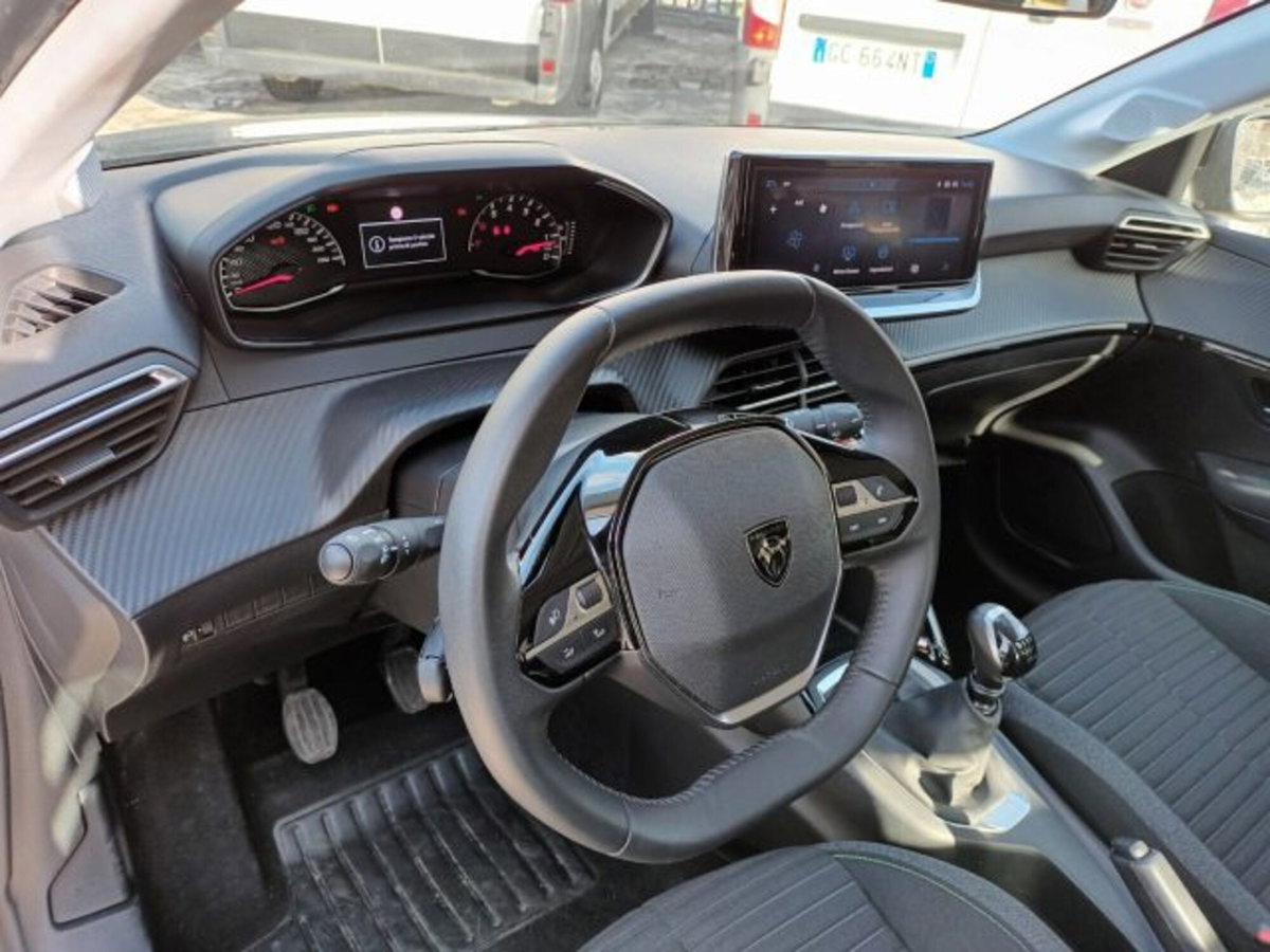 Peugeot 208 1.2 puretech Active s&s 100cv (9)