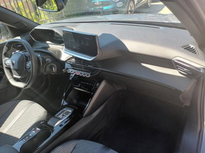 Peugeot 2008 PureTech 130 S&S EAT8 Allure Pack (9)