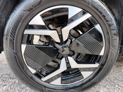 Peugeot 2008 PureTech 130 S&S EAT8 Allure Pack (14)