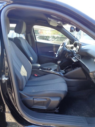 Peugeot 2008 PureTech 100 S&S Allure (7)