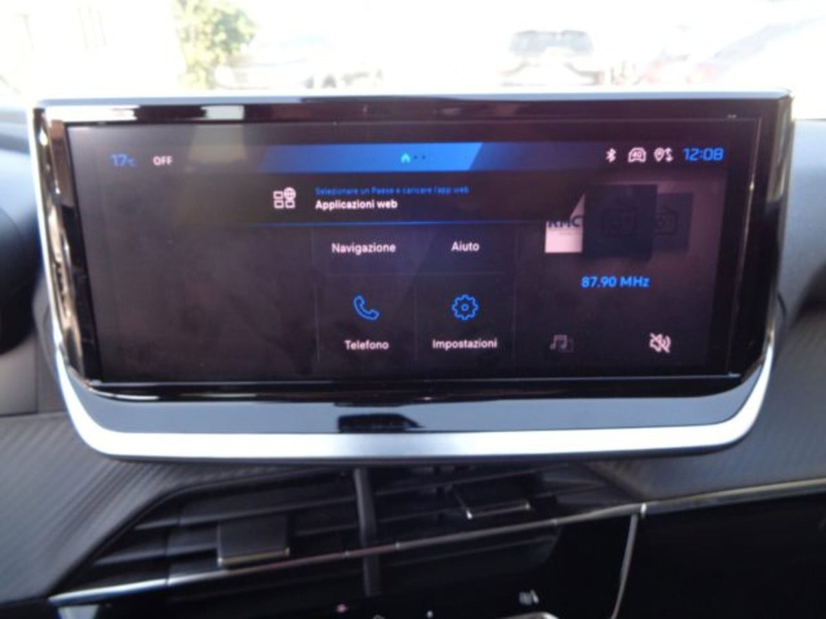 Peugeot 2008 PureTech 100 S&S Allure (8)