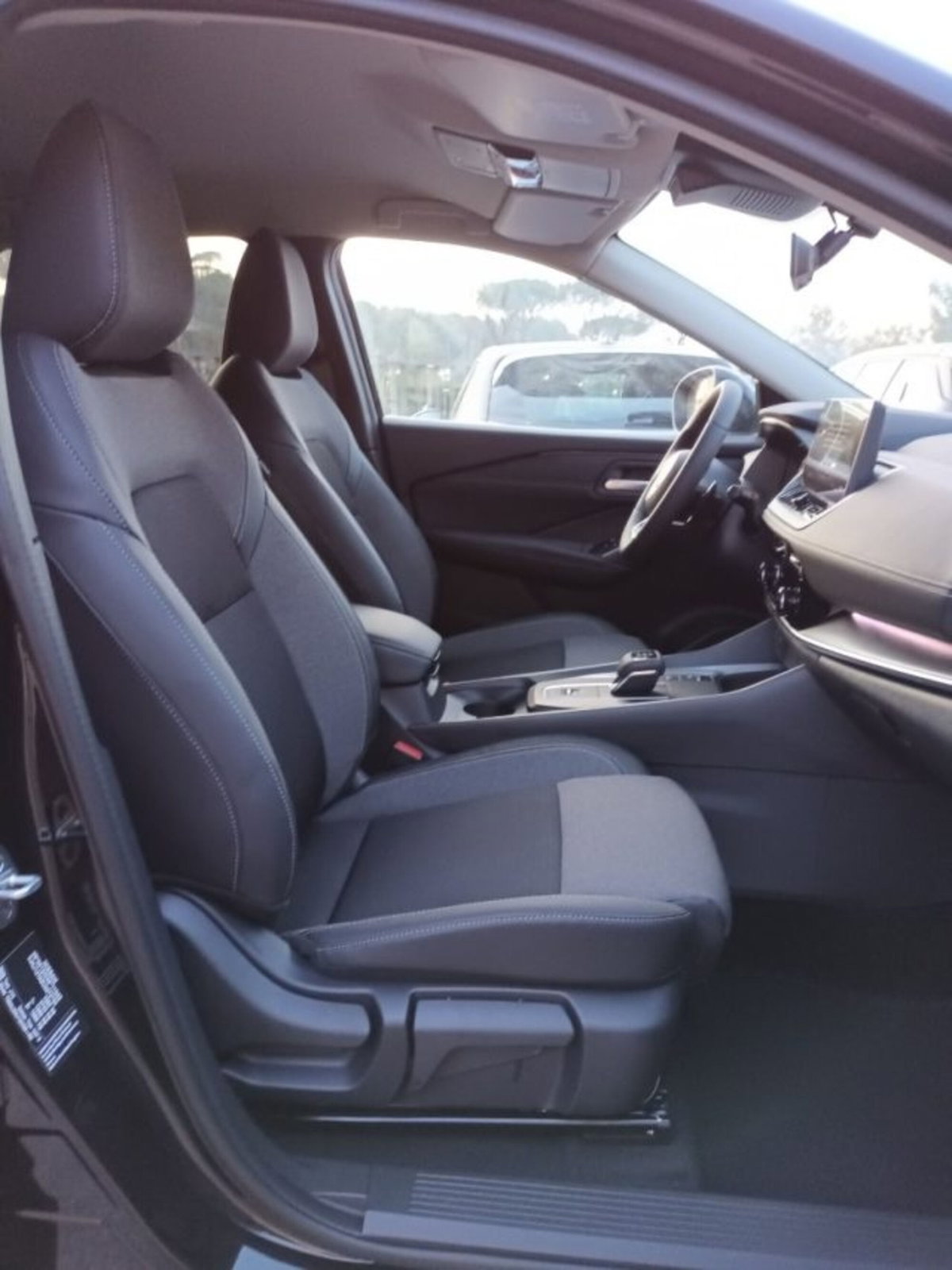 Nissan Qashqai 1.3 mhev N-Connecta 2wd 158cv (9)