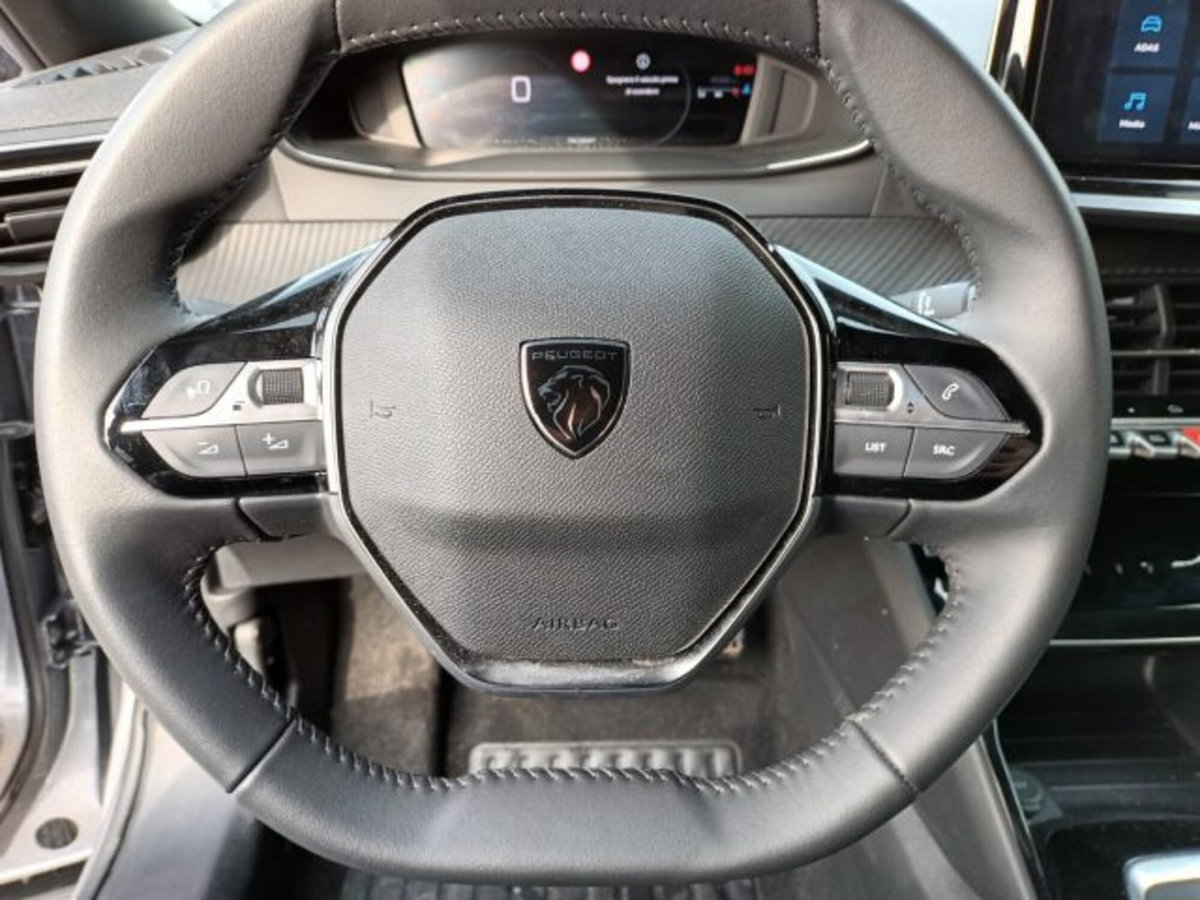 Peugeot 2008 PureTech 100 S&S Allure (10)