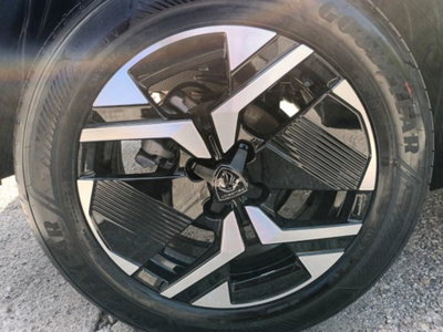 Peugeot 2008 PureTech 100 S&S Allure (11)