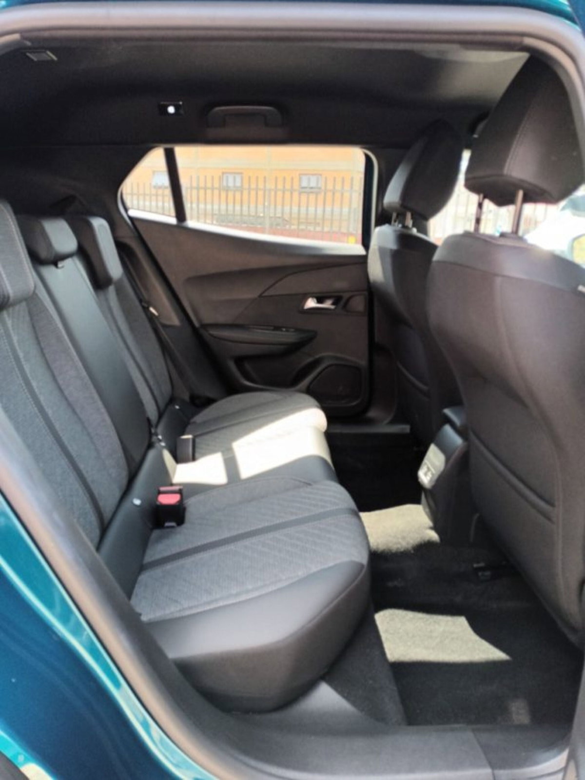 Peugeot 2008 PureTech 100 S&S Allure (6)