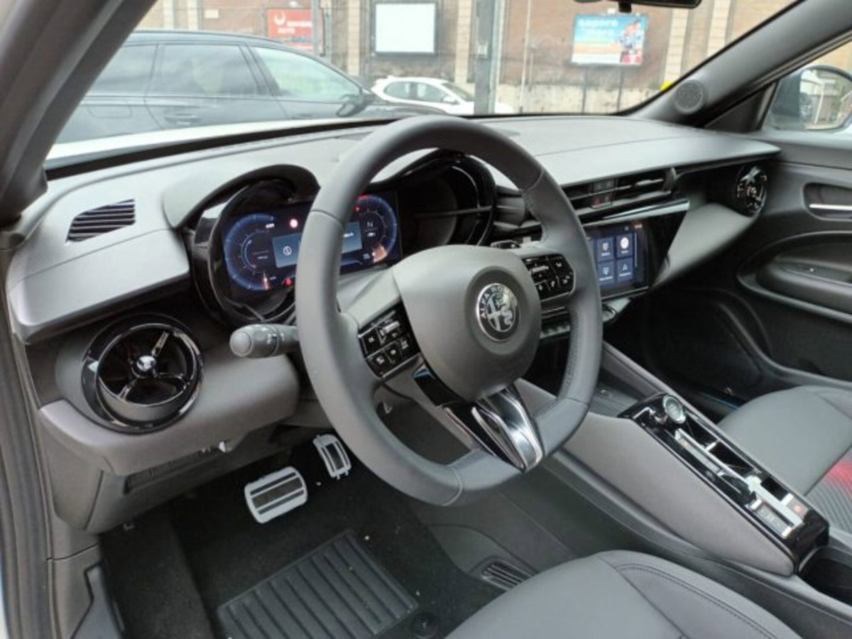 Alfa Romeo Junior elettrica Speciale 156cv (7)
