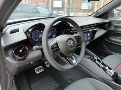 Alfa Romeo Junior elettrica Speciale 156cv (7)