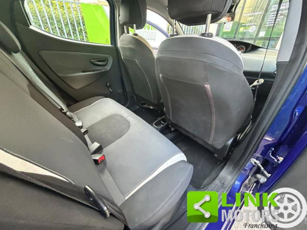 Lancia Ypsilon 1.2 69 CV 5 porte Elefantino (8)