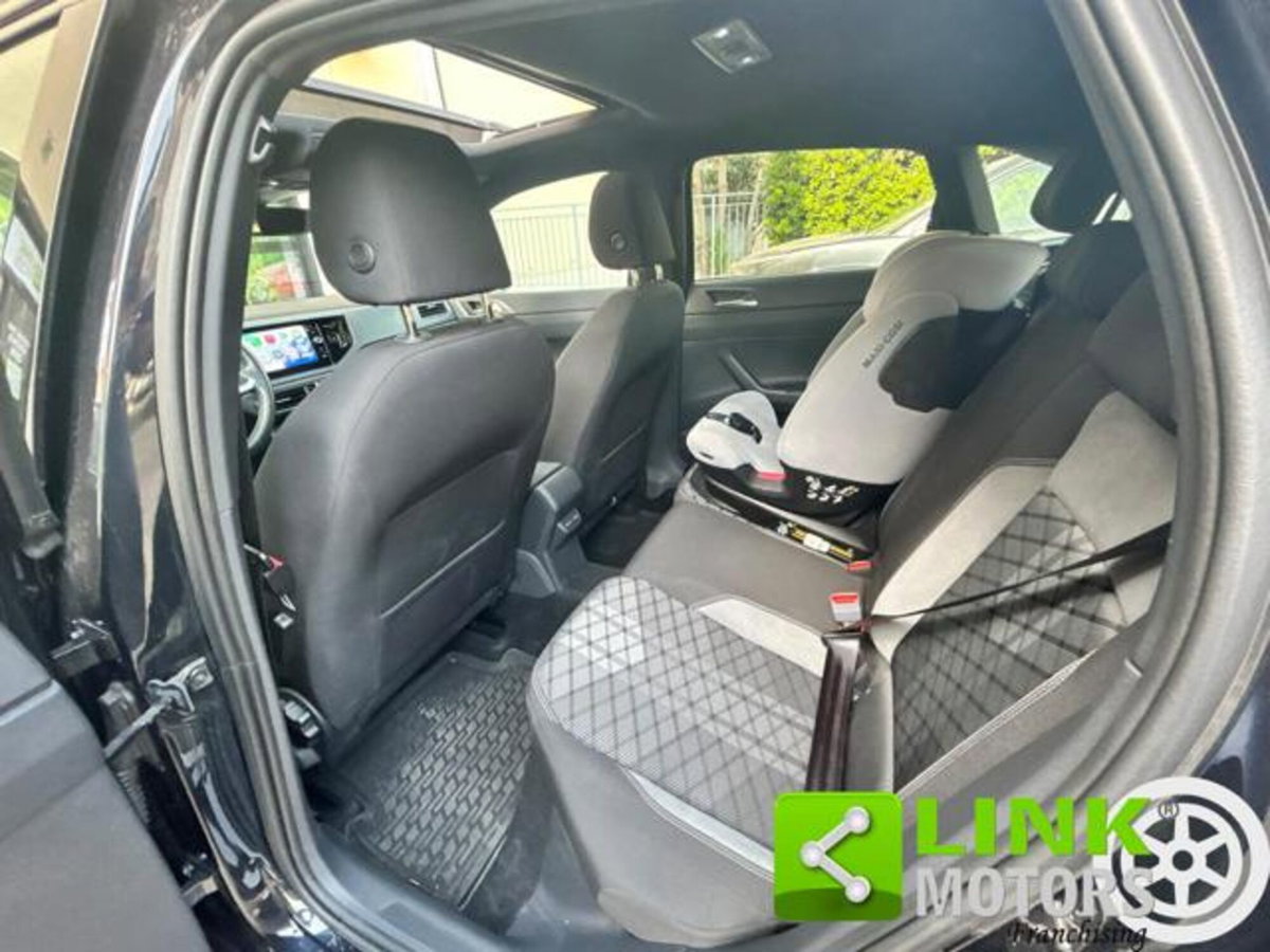 Volkswagen Taigo 1.5 tsi R-Line 150cv dsg (7)