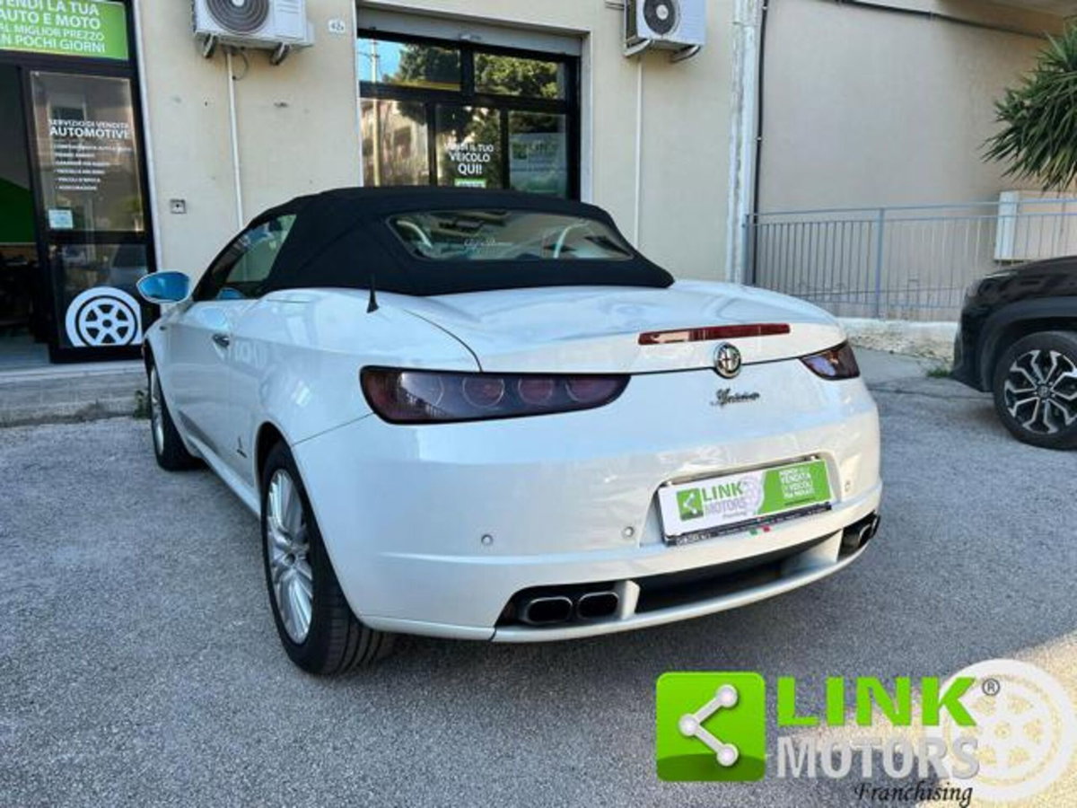 Alfa Romeo Spider 2.4 JTDm 210CV (14)