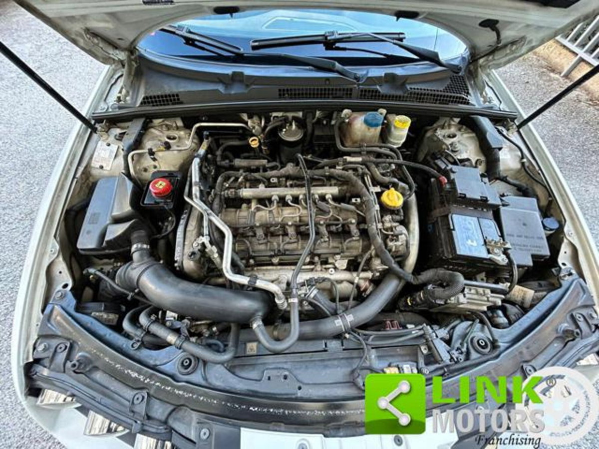 Alfa Romeo Spider 2.4 JTDm 210CV (20)