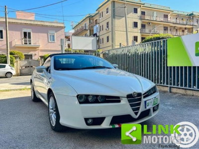 Alfa Romeo Spider 2.4 JTDm 210CV (5)