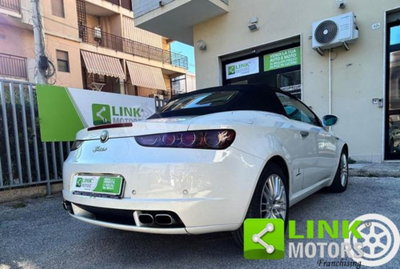 Alfa Romeo Spider 2.4 JTDm 210CV (9)