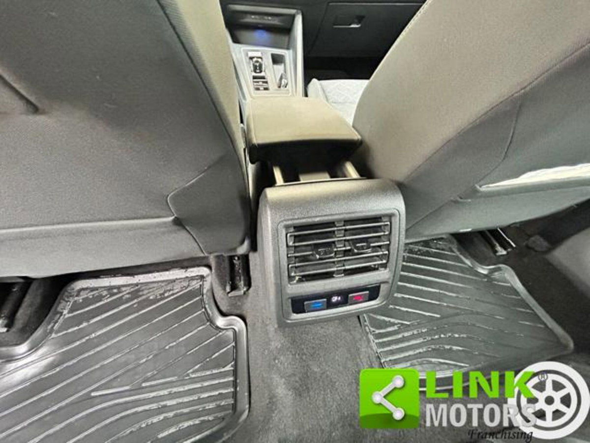 Volkswagen Golf 2.0 tdi Life 115cv (18)