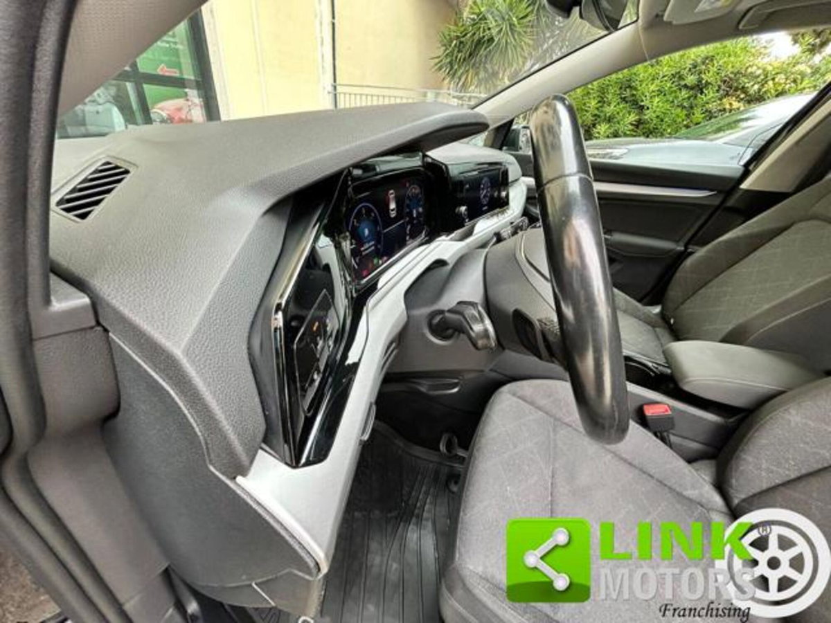 Volkswagen Golf 2.0 tdi Life 115cv (20)