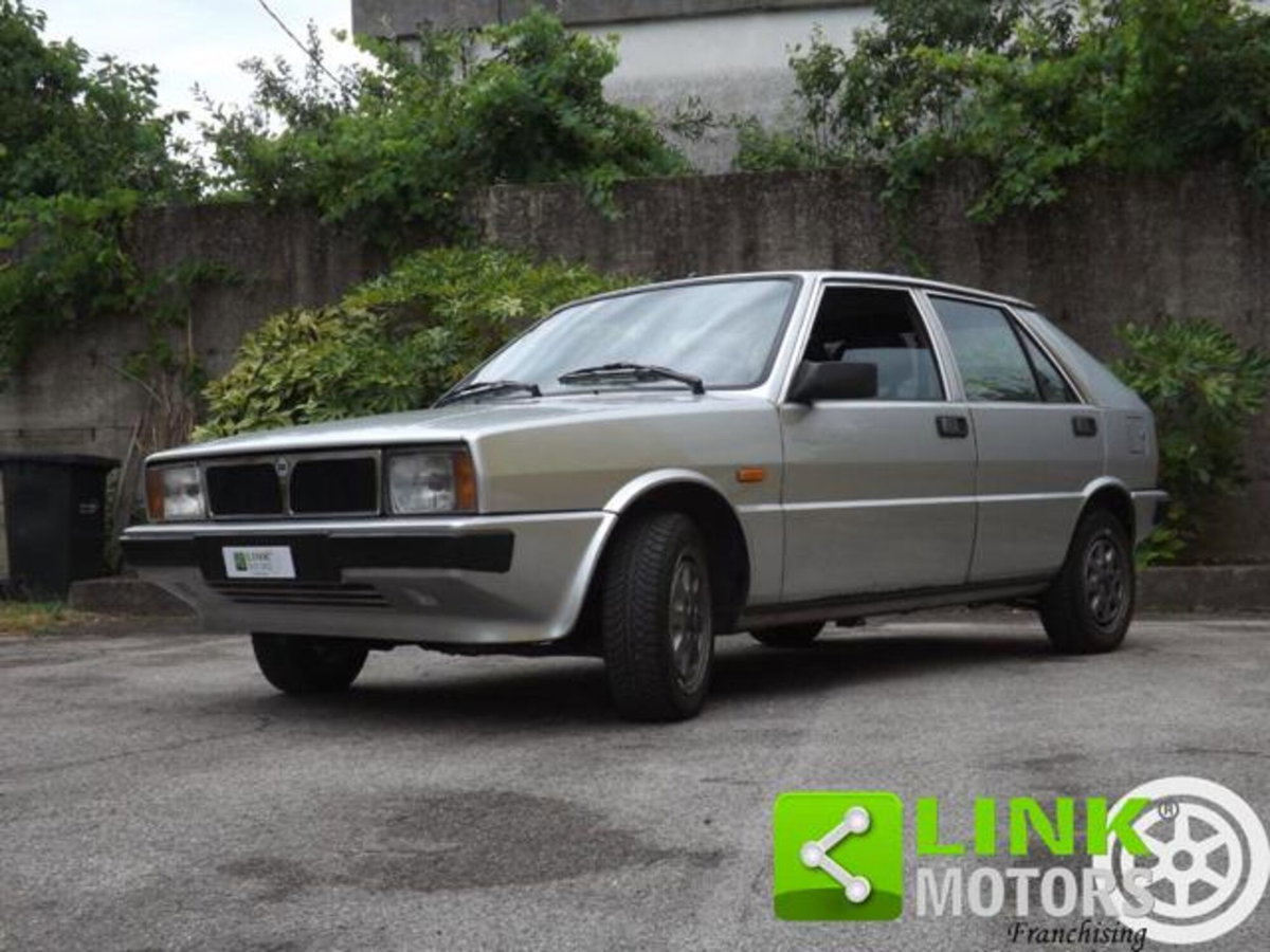 Lancia Delta 1.3 (2)