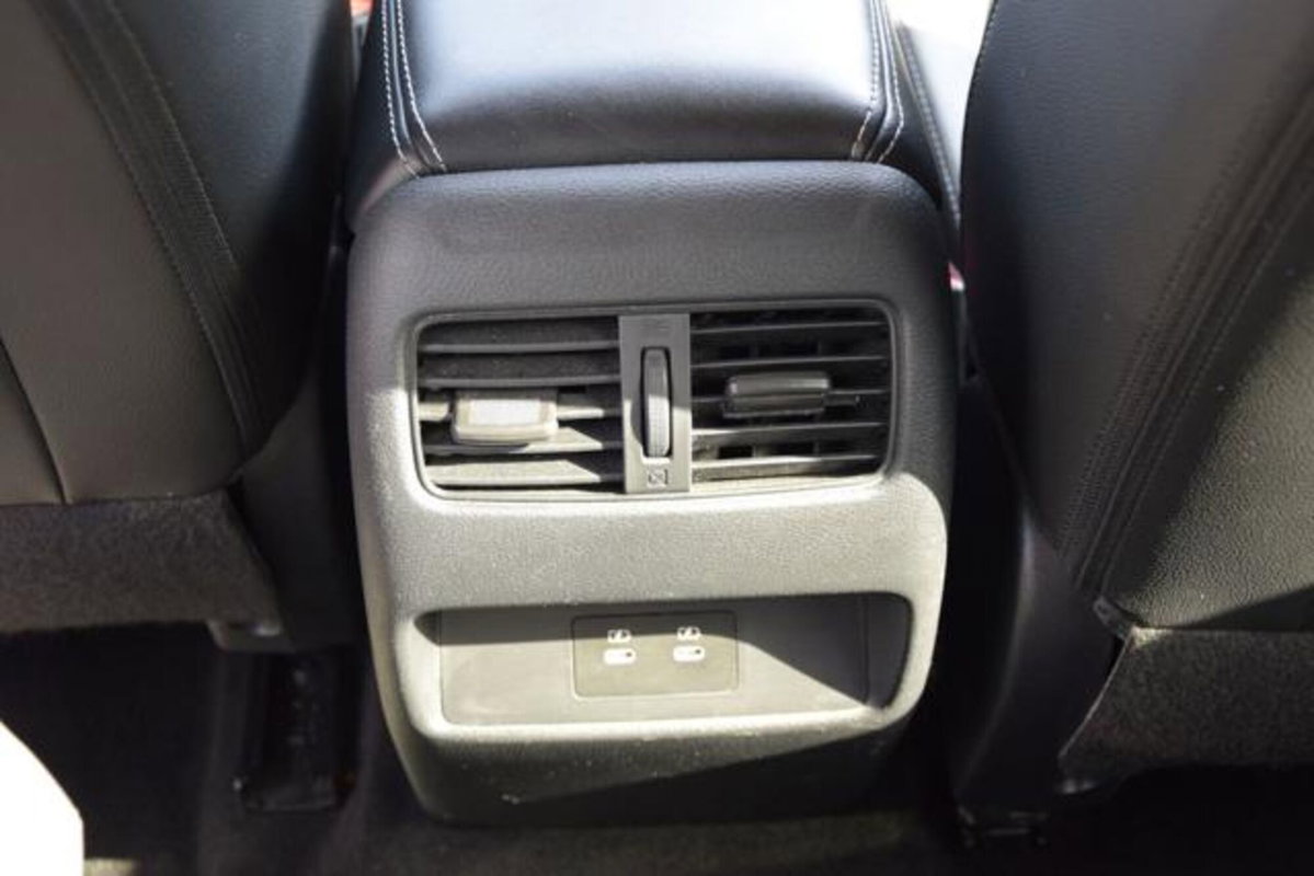 Nissan Qashqai 1.3 mhev N-Connecta 2wd 140cv (9)