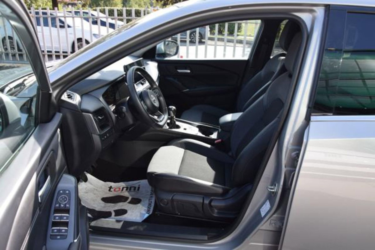 Nissan Qashqai 1.3 mhev N-Connecta 2wd 140cv (14)
