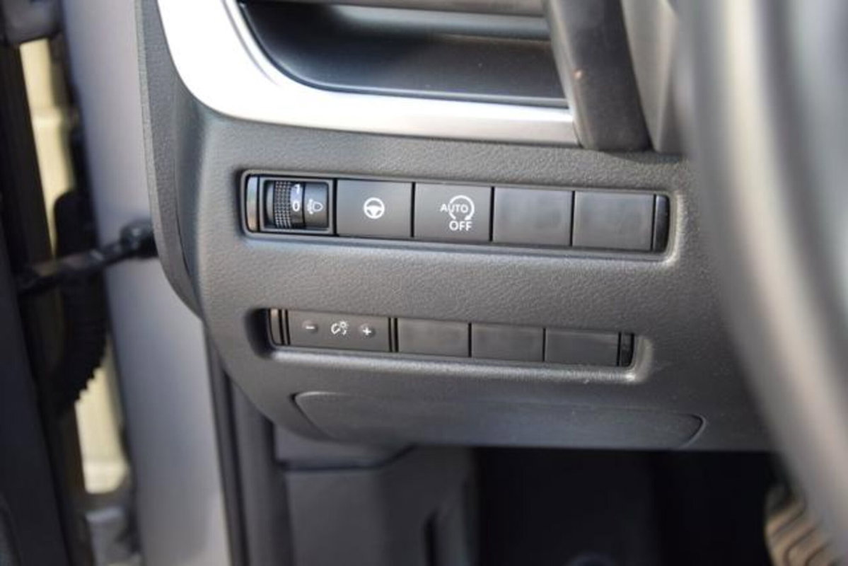 Nissan Qashqai 1.3 mhev N-Connecta 2wd 140cv (16)