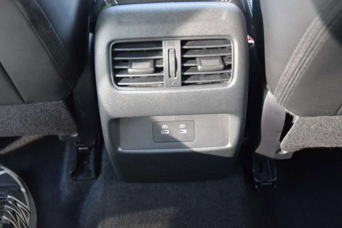 Nissan Qashqai 1.3 mhev N-Connecta 2wd 140cv (9)