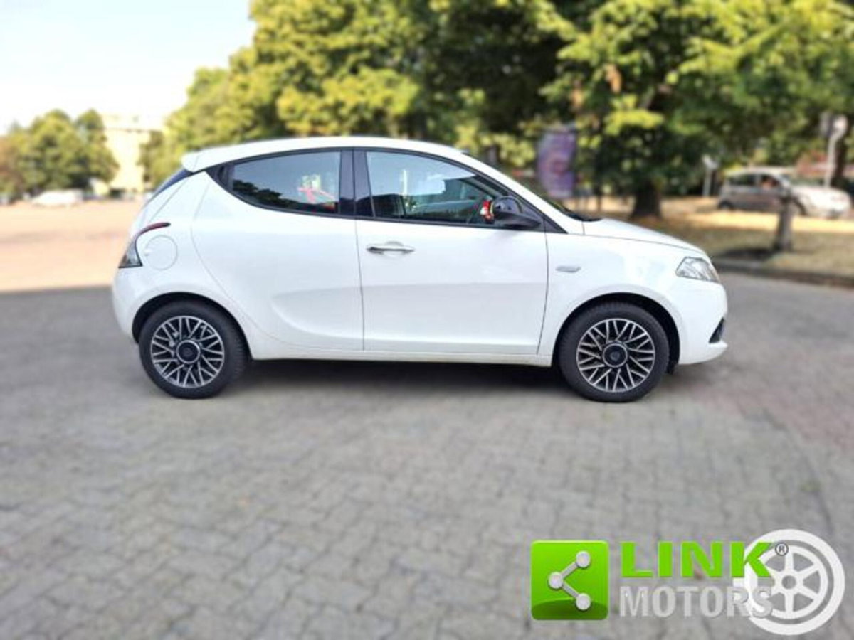 Lancia Ypsilon 1.2 69 CV 5 porte GPL Ecochic Elefantino Blu