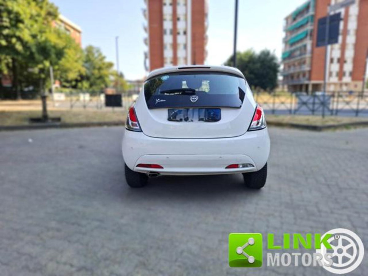 Lancia Ypsilon 1.2 69 CV 5 porte GPL Ecochic Elefantino Blu (11)