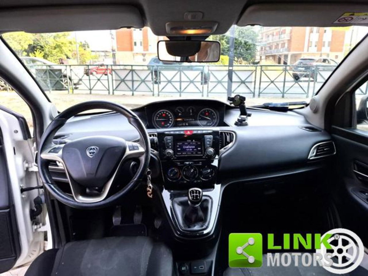 Lancia Ypsilon 1.2 69 CV 5 porte GPL Ecochic Elefantino Blu (17)