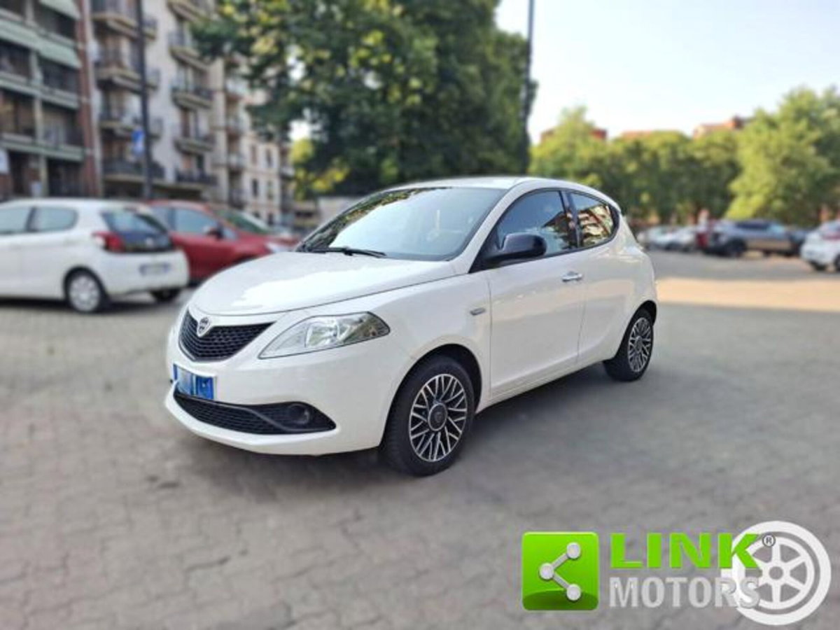 Lancia Ypsilon 1.2 69 CV 5 porte GPL Ecochic Elefantino Blu (2)