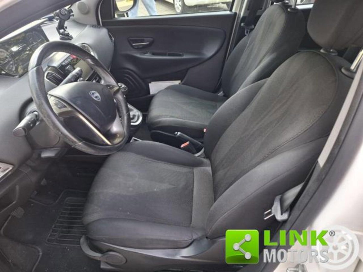 Lancia Ypsilon 1.2 69 CV 5 porte GPL Ecochic Elefantino Blu (8)