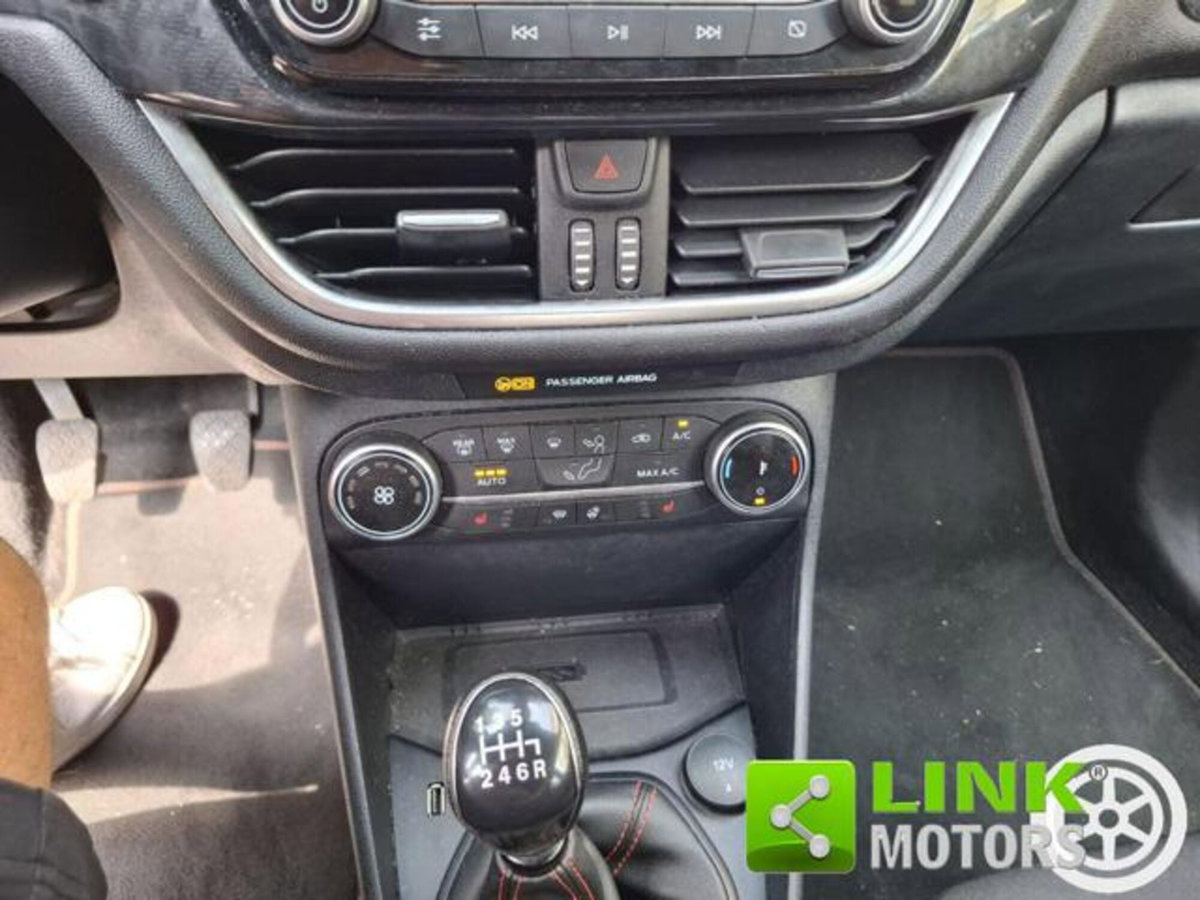Ford Fiesta 1.0 Ecoboost Hybrid 125 CV 5 porte ST-Line X (18)