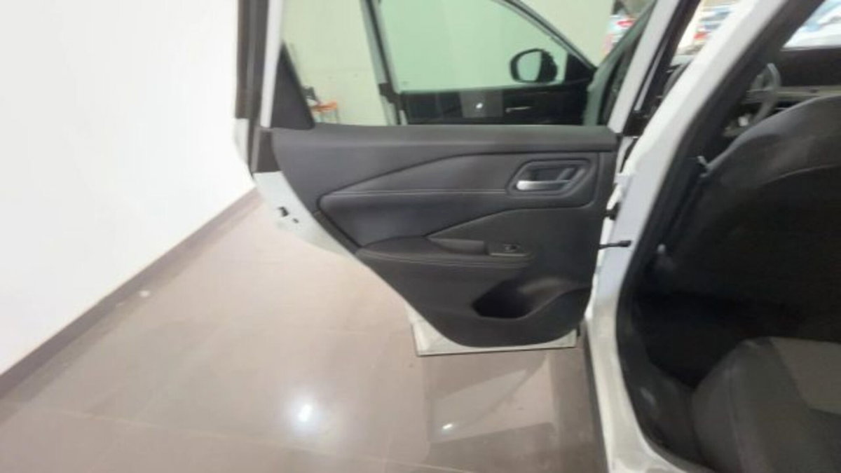 Nissan Qashqai 1.3 mhev N-Connecta 2wd 158cv (17)