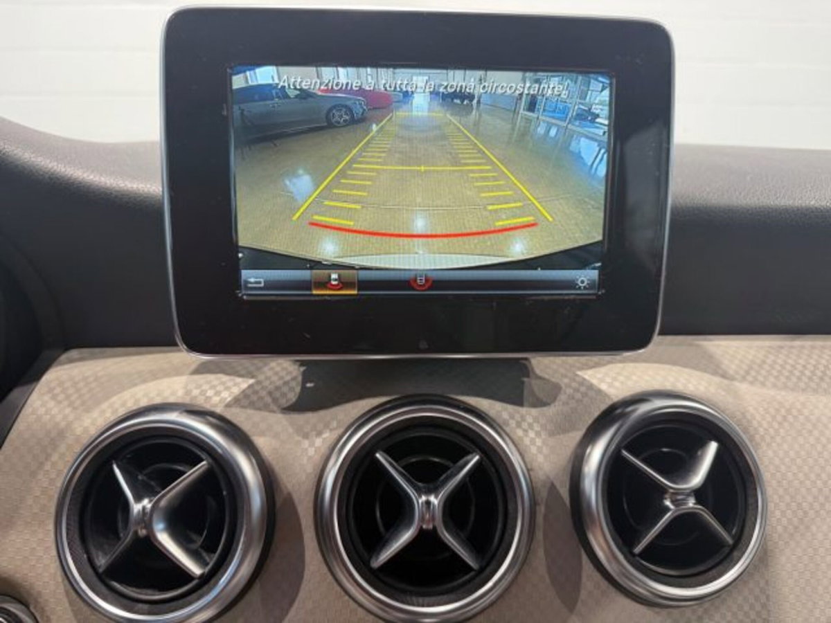Mercedes-Benz Classe A 180 d Sport (13)