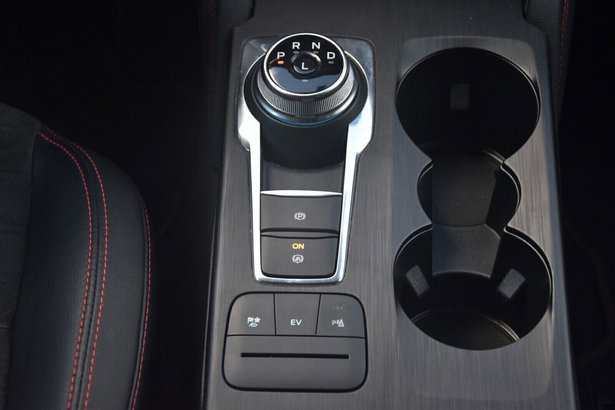 Ford Kuga 2.5 Plug In Hybrid 225 CV CVT 2WD ST-Line (17)