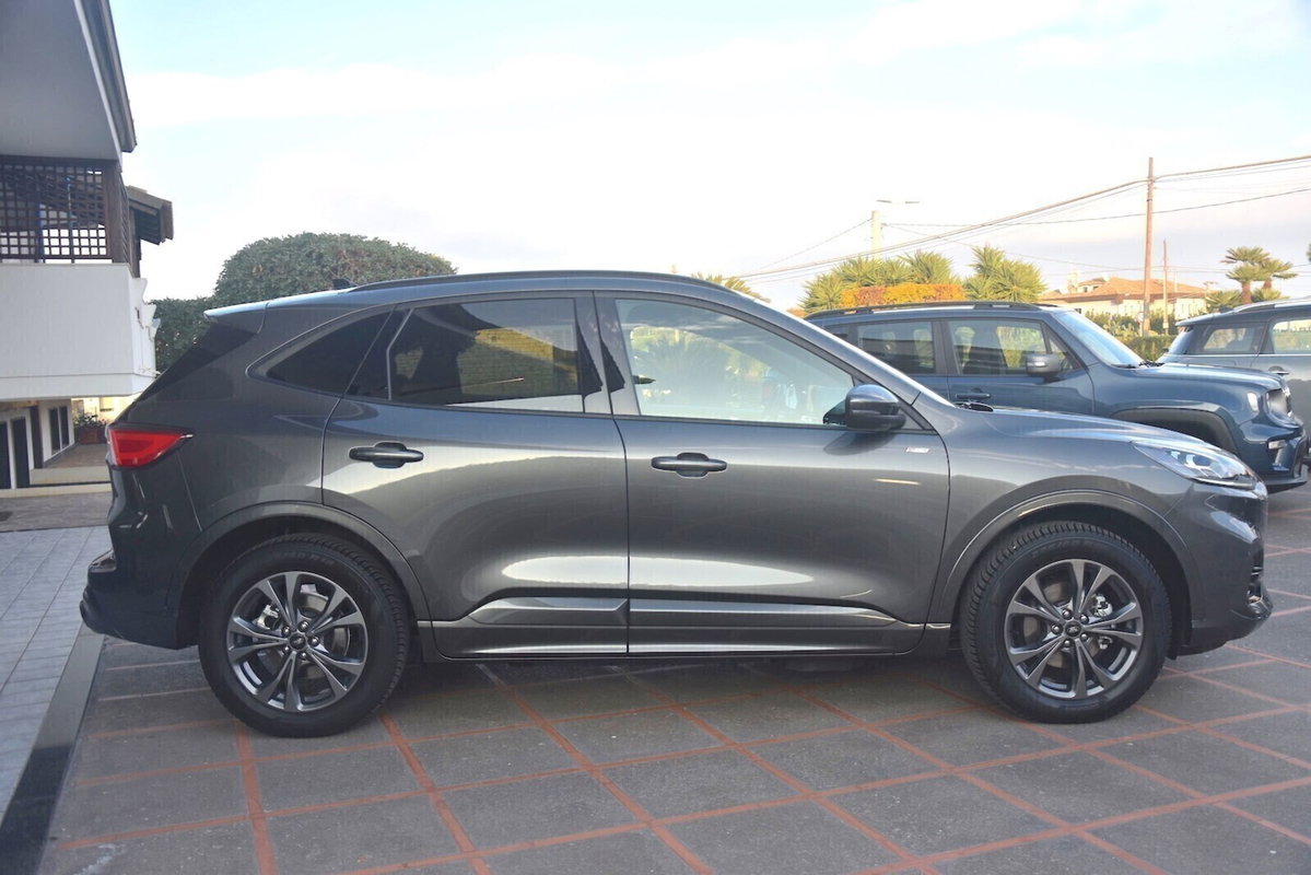 Ford Kuga 2.5 Plug In Hybrid 225 CV CVT 2WD ST-Line (4)