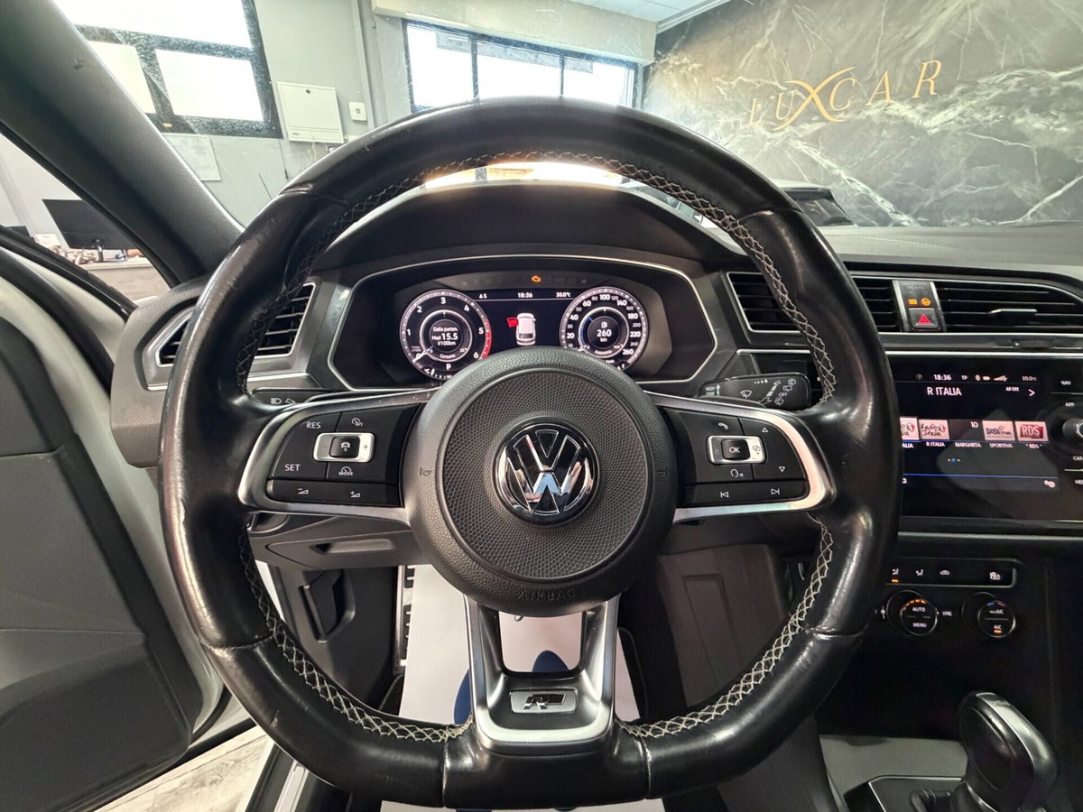 Volkswagen Tiguan 2.0 BiTDI SCR DSG 4MOTION Advanced R-Line BMT (11)