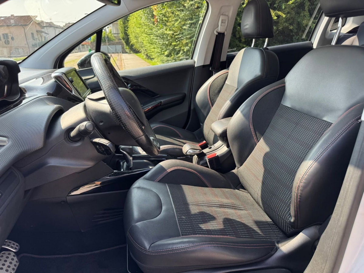 Peugeot 2008 Turbo 110 S&S GT Line (17)
