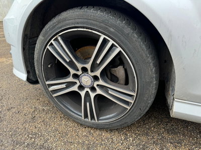 Mercedes-Benz Classe C Station Wagon 200 CDI Avantgarde (11)