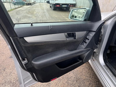 Mercedes-Benz Classe C Station Wagon 200 CDI Avantgarde (15)
