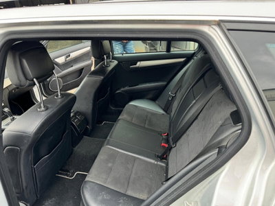 Mercedes-Benz Classe C Station Wagon 200 CDI Avantgarde (4)
