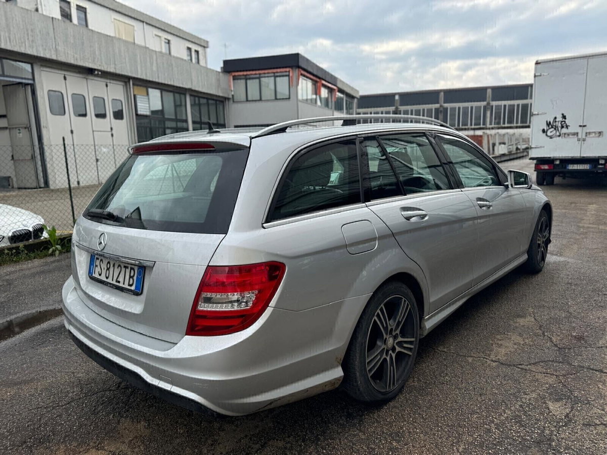 Mercedes-Benz Classe C Station Wagon 200 CDI Avantgarde (9)