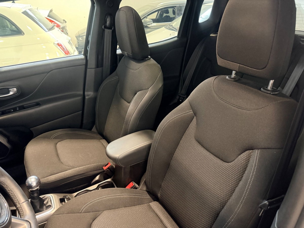 Jeep Renegade 1.6 Mjt 130 CV S (15)